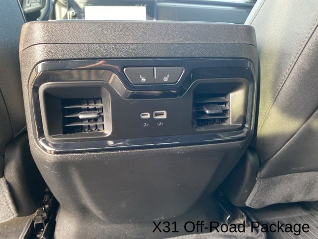 Used 2024 GMC Sierra 2500 AT4 w/ AT4 Preferred Package image 30