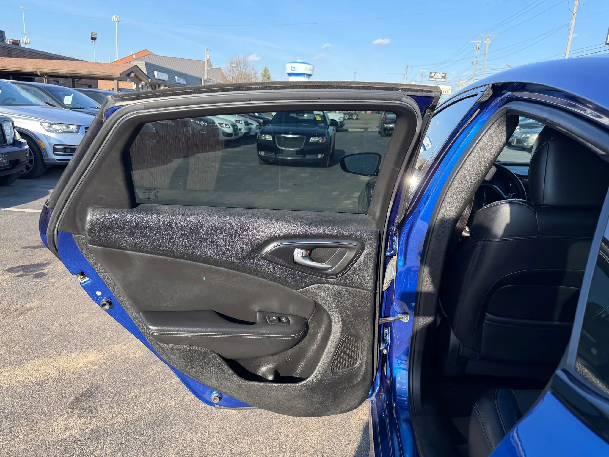 Used 2015 Chrysler 200 S FWD image 28