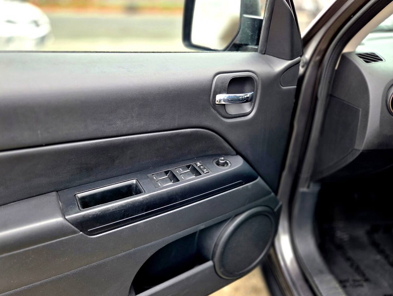 Used 2016 Jeep Patriot 75th Anniversary w/ Power Value Group FWD image 34