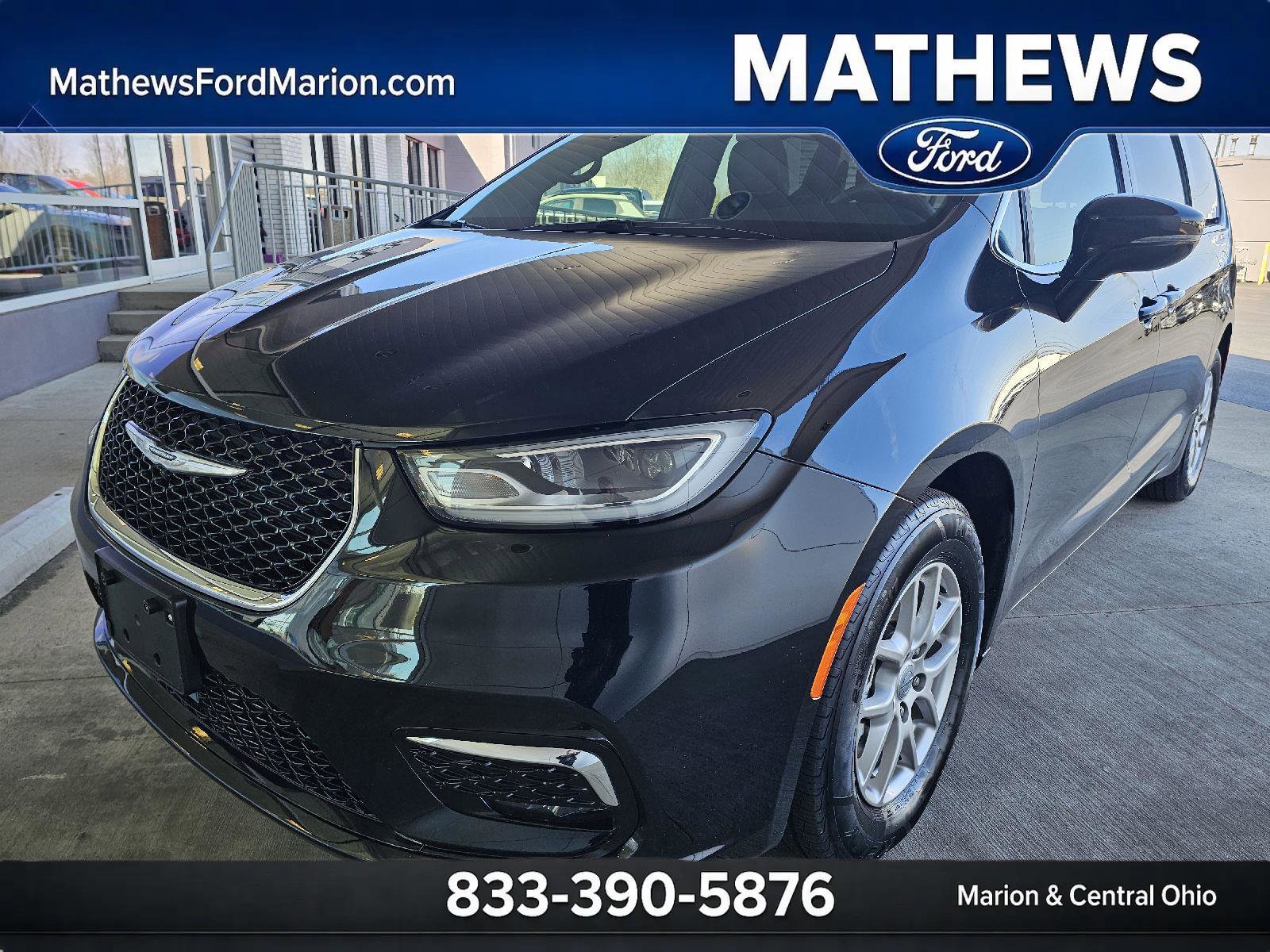 Used 2025 Chrysler Pacifica Select FWD image 1