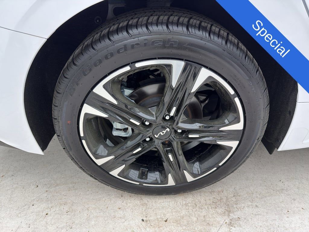 Used 2022 Kia K5 GT-Line FWD image 13