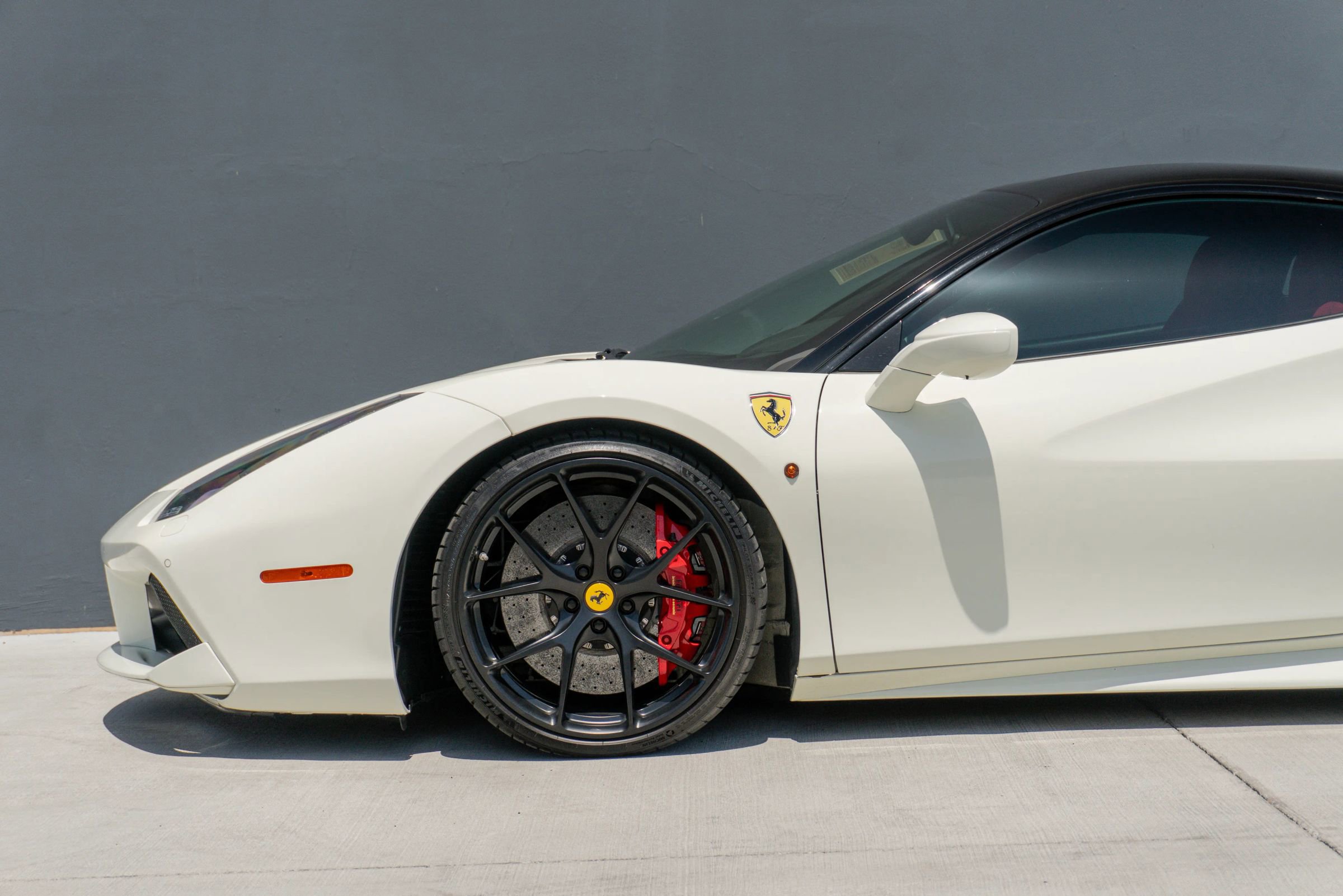 Used 2018 Ferrari 488 GTB RWD image 16