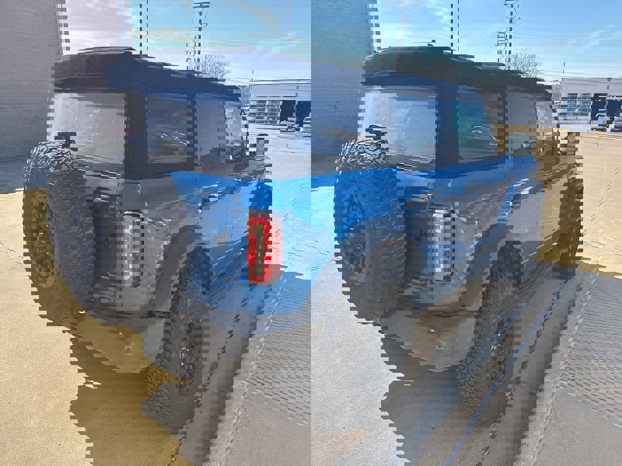 Used 2022 Ford Bronco Wildtrak image 3