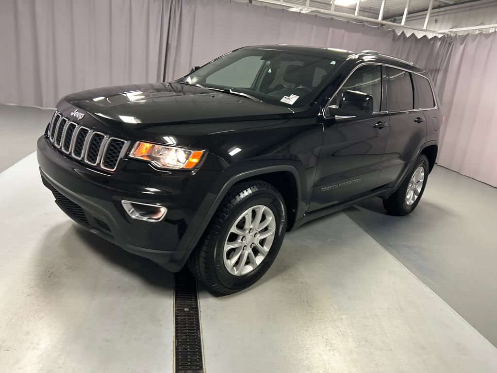 Used 2021 Jeep Grand Cherokee Laredo X AWD/4WD image 3
