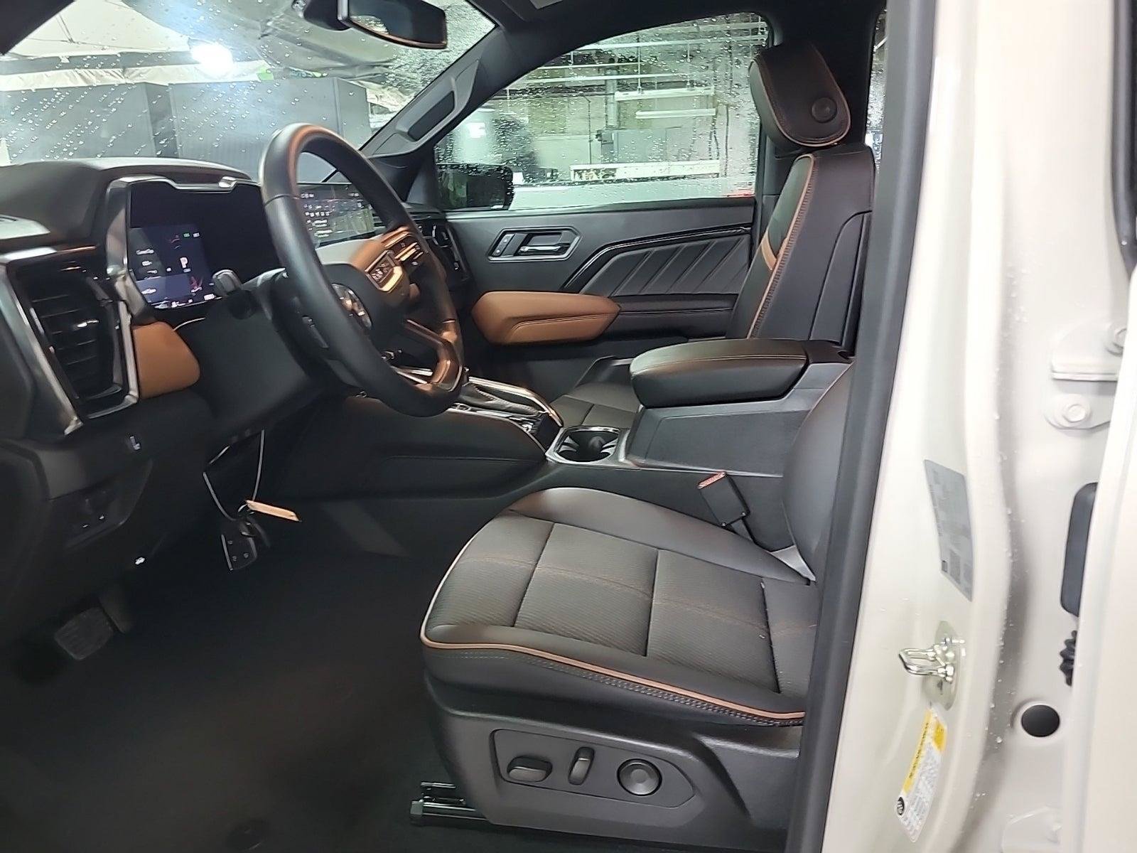 Used 2026 GMC Canyon AT4 AWD/4WD image 3