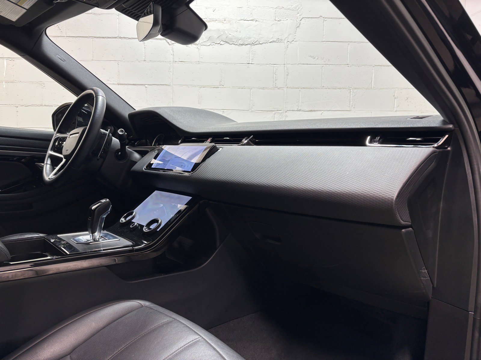 Used 2023 Land Rover Range Rover Evoque R-Dynamic S AWD/4WD image 28