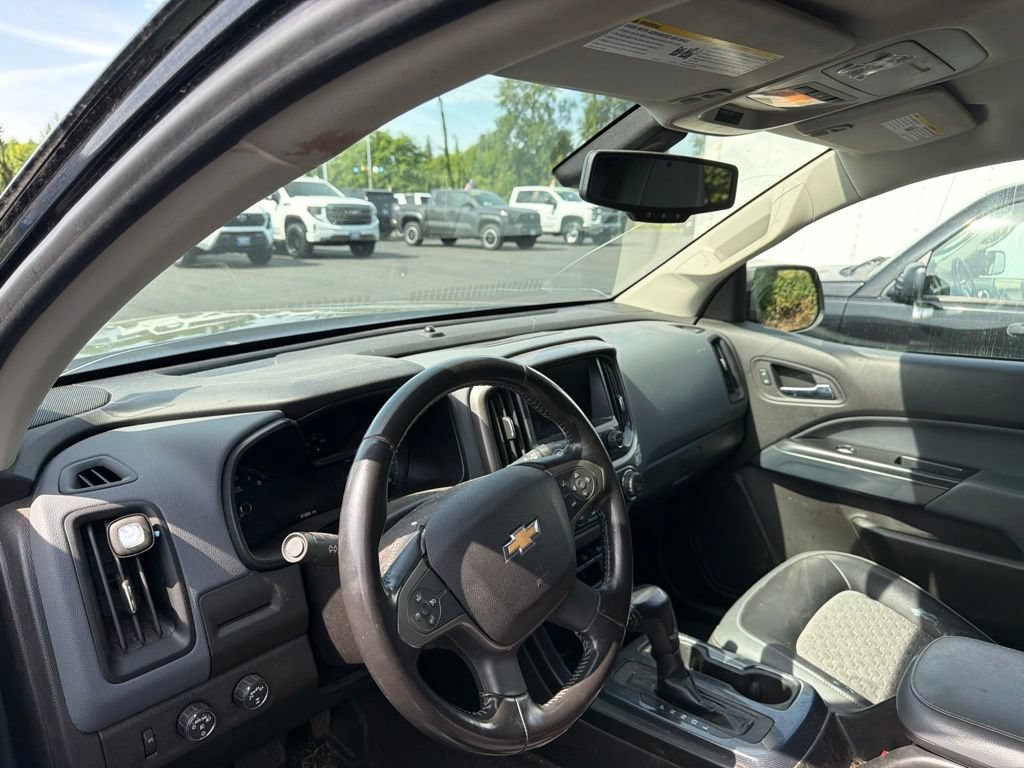 Used 2017 Chevrolet Colorado Z71 AWD/4WD image 2