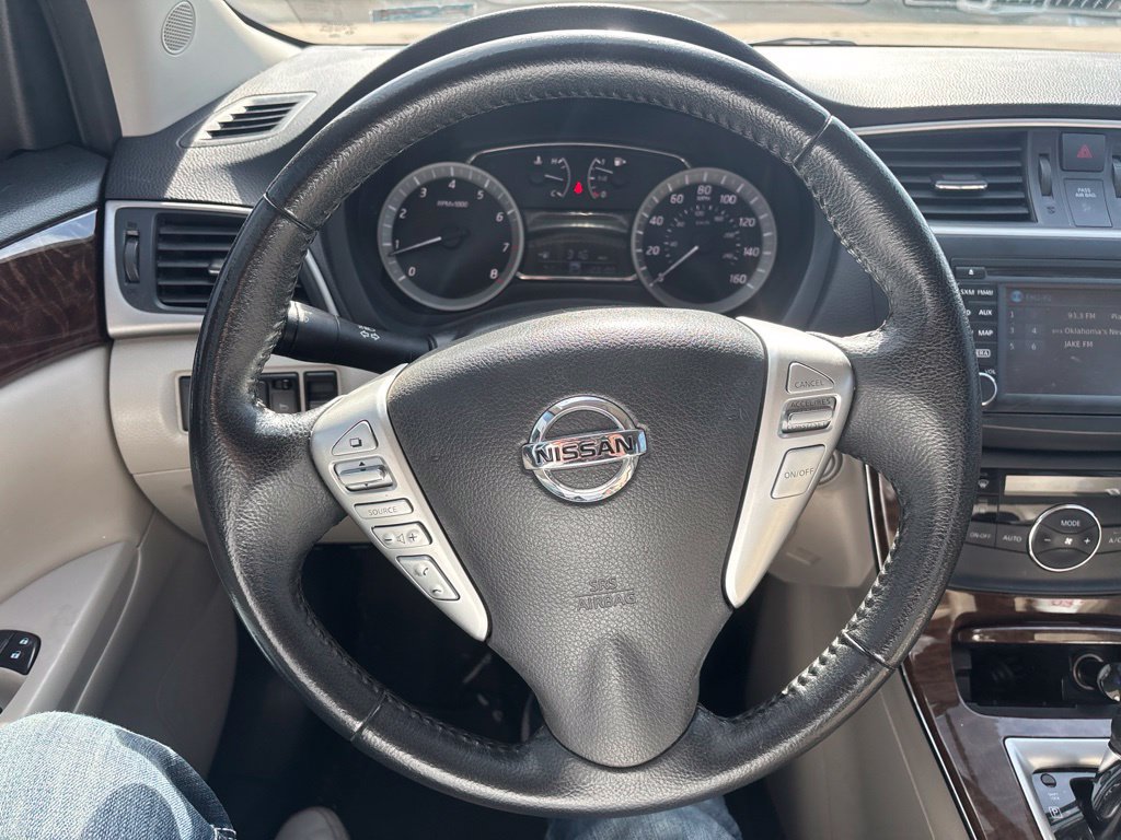 Used 2015 Nissan Sentra SL w/ SL Premium Package FWD image 11
