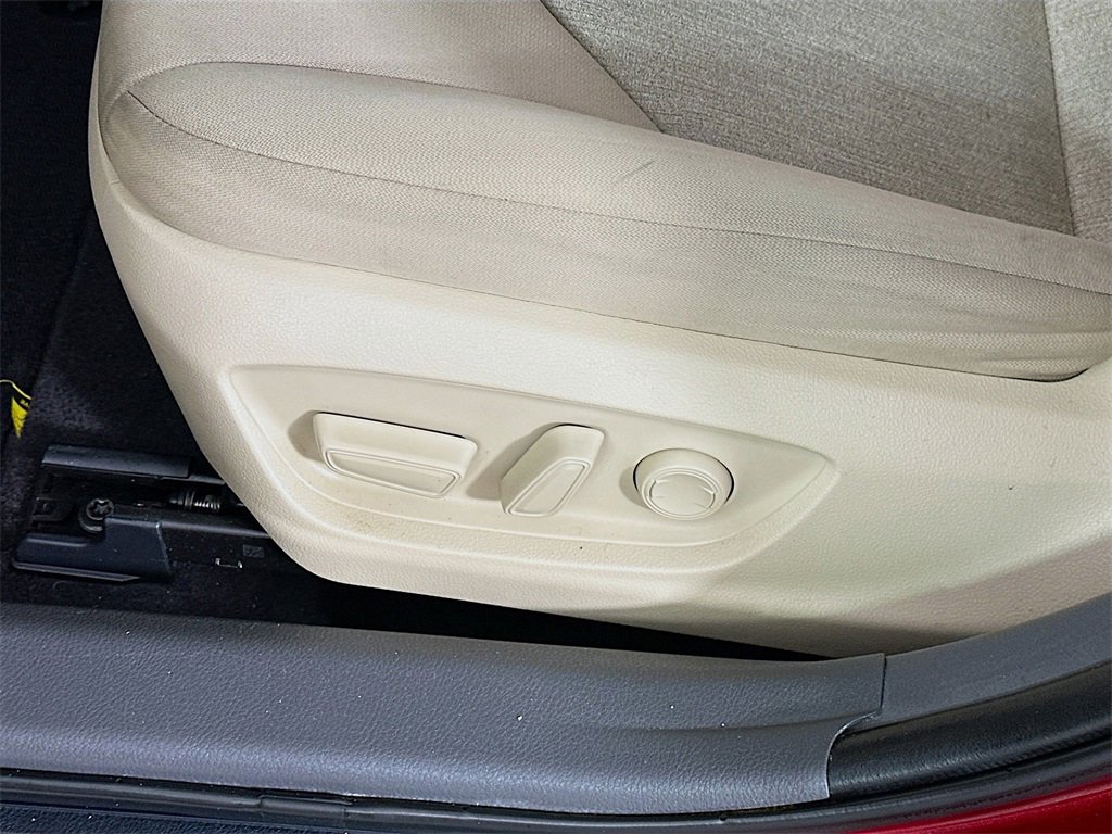 Used 2021 Toyota Camry LE image 24