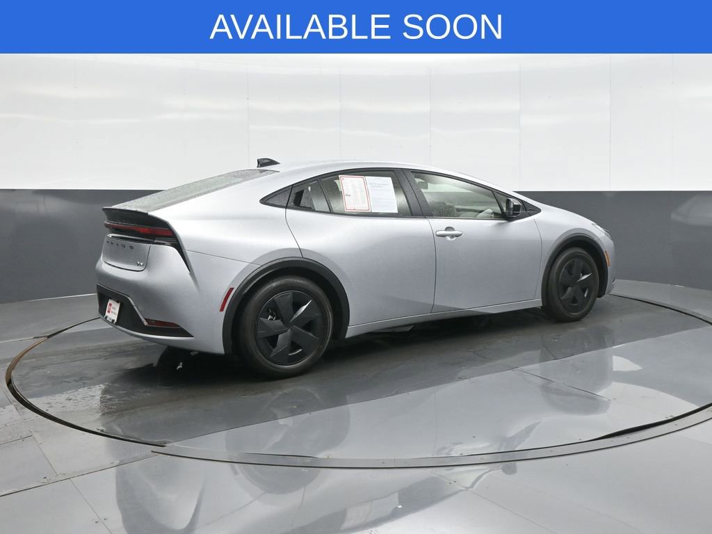 Used 2026 Toyota Prius LE FWD image 7