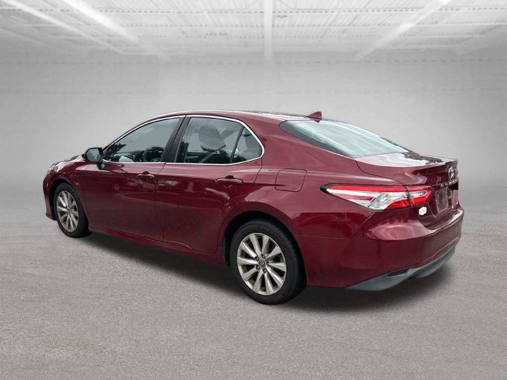 Used 2020 Toyota Camry LE FWD image 4