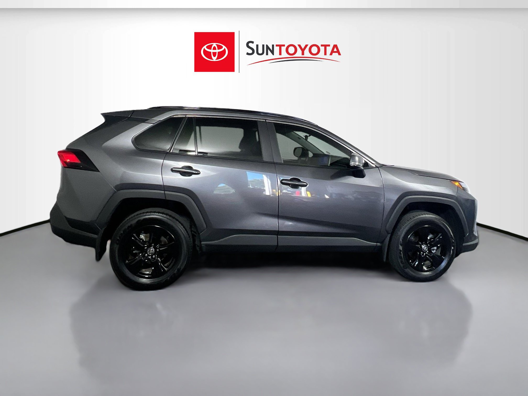 Used 2025 Toyota RAV4 XLE FWD image 2