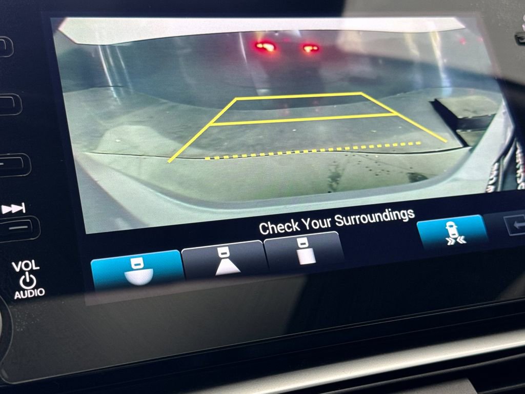 Used 2021 Honda Accord Touring image 18