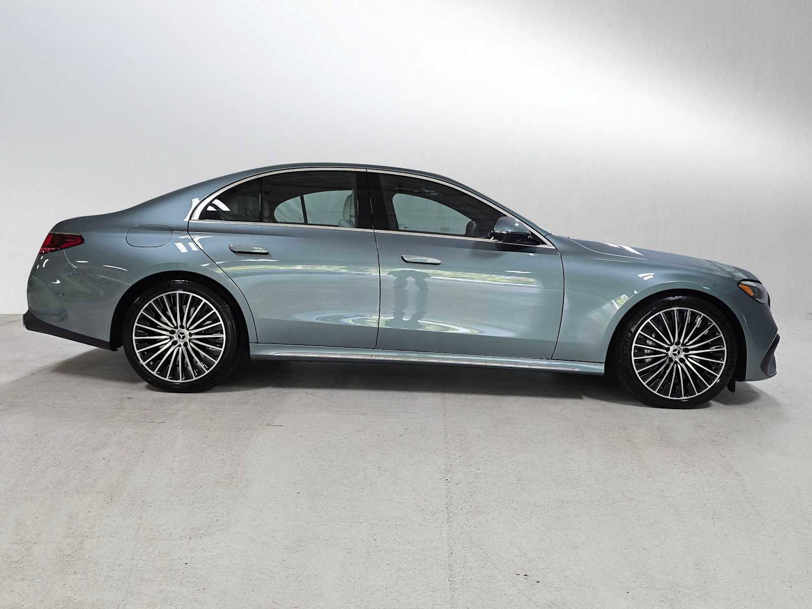 New 2026 Mercedes-Benz E 450 4MATIC Sedan image 2