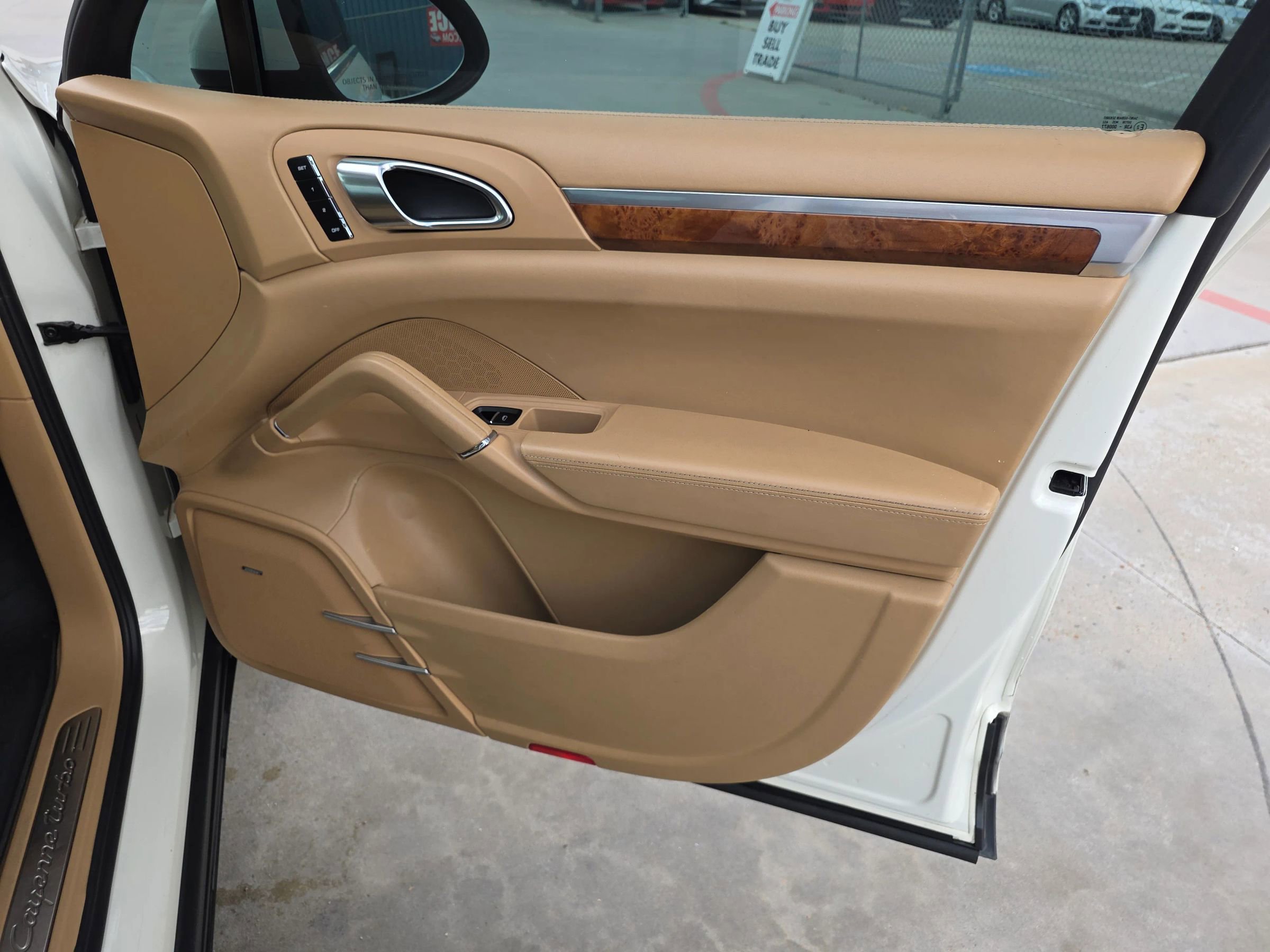 Used 2011 Porsche Cayenne Turbo AWD/4WD image 30