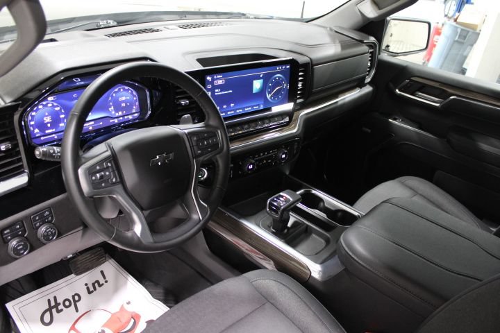 Used 2024 Chevrolet Silverado 1500 RST AWD/4WD image 45