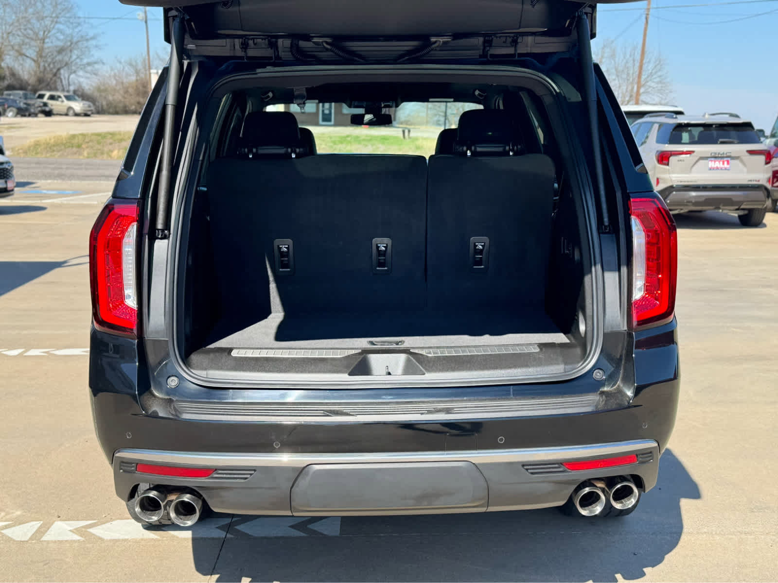 Used 2022 GMC Yukon Denali w/ Max Trailering Package image 7