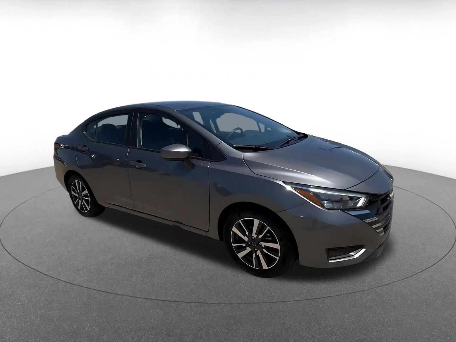 Used 2025 Nissan Versa SV FWD image 2