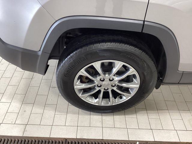 Used 2019 Jeep Cherokee Latitude Plus w/ Comfort/Convenience Group AWD/4WD image 22