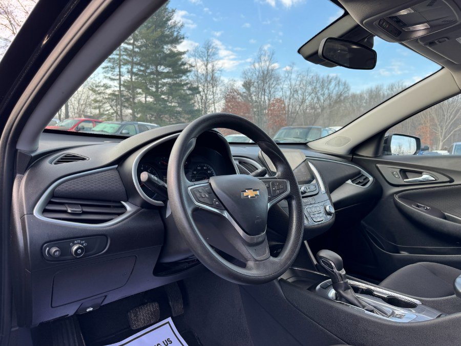 Used 2023 Chevrolet Malibu LT image 14