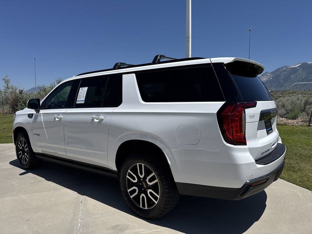 Used 2023 GMC Yukon XL AT4 w/ AT4 Premium Package AWD/4WD image 4