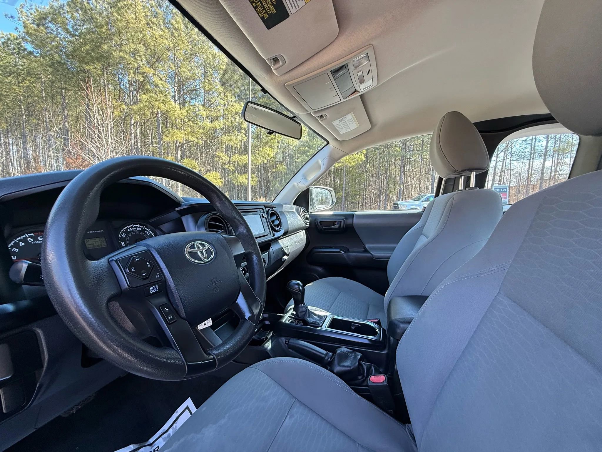 Used 2016 Toyota Tacoma SR image 16