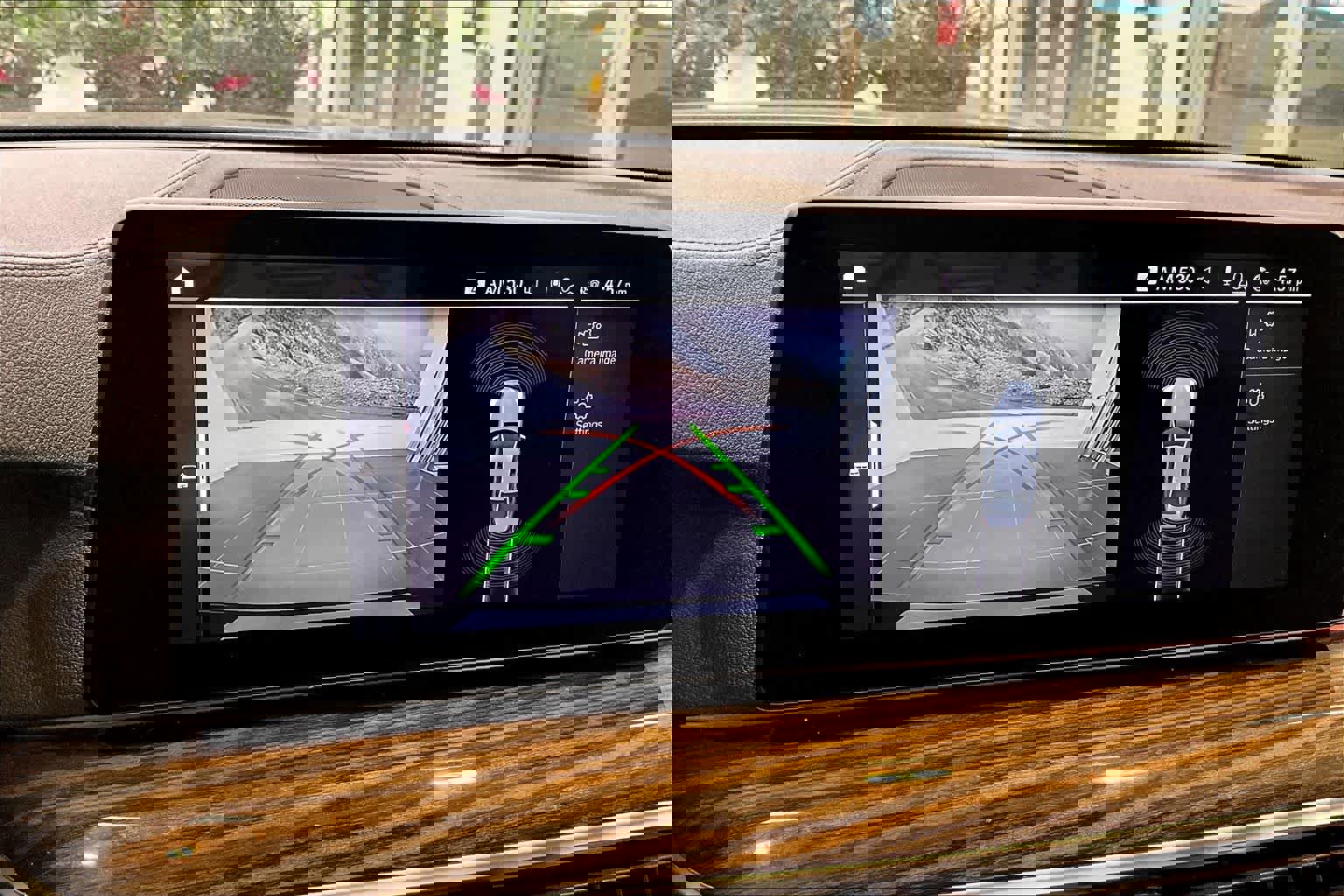 Used 2020 BMW M550i xDrive w/ Executive Package image 28