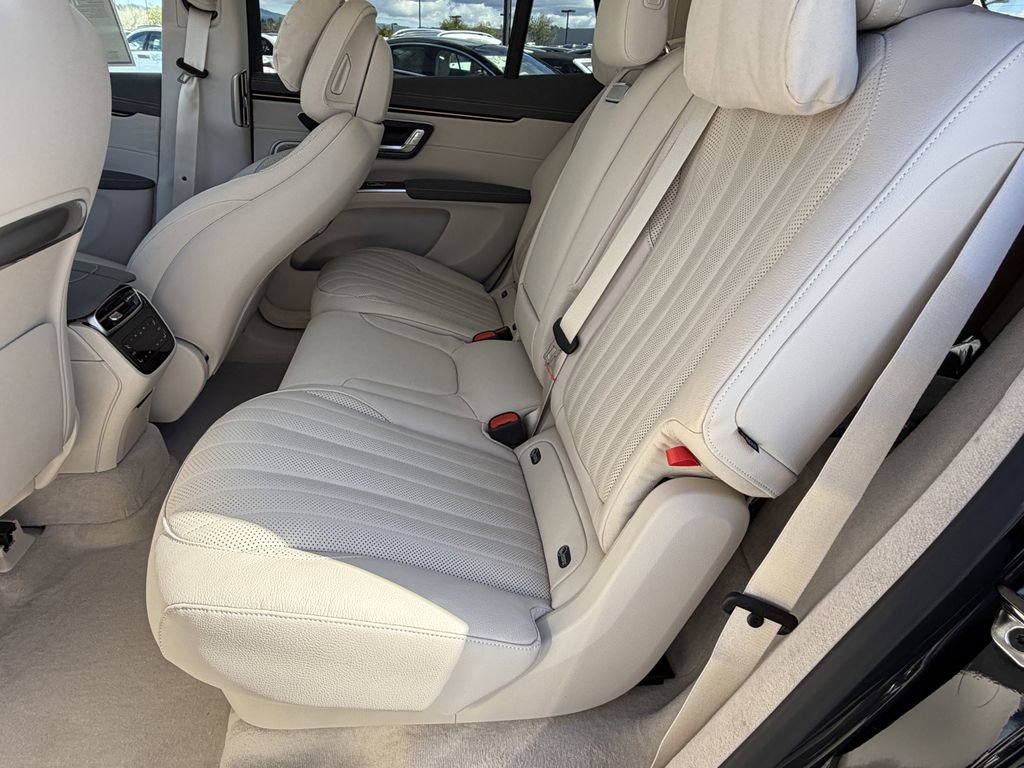 New 2026 Mercedes-Benz EQS 400 4MATIC SUV image 31