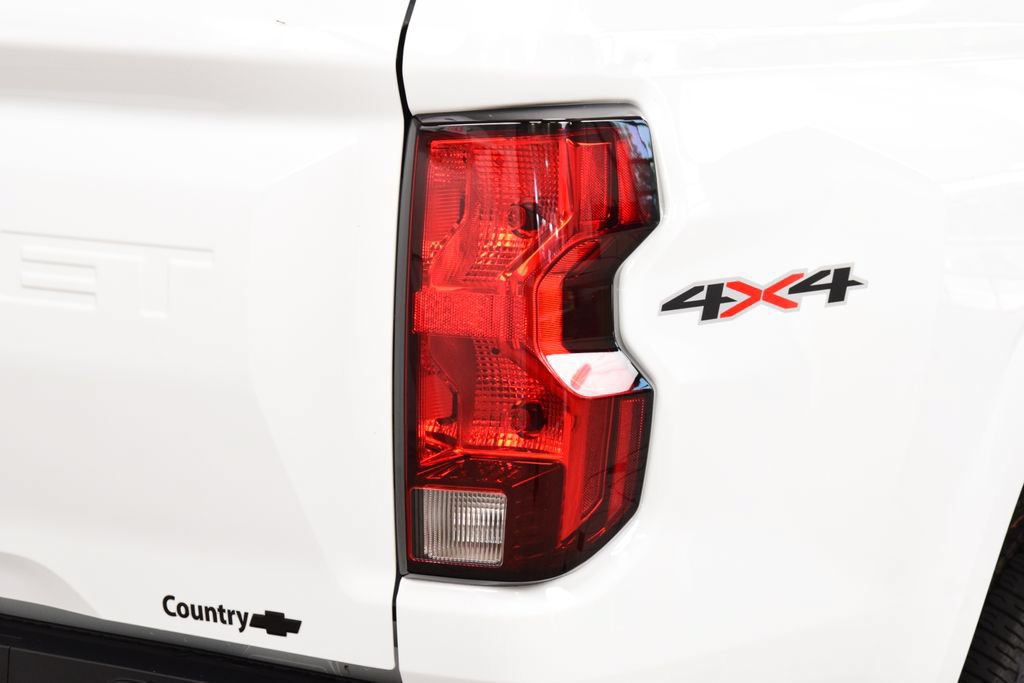 New 2026 Chevrolet Colorado W/T w/ WT Custom Package AWD/4WD image 18