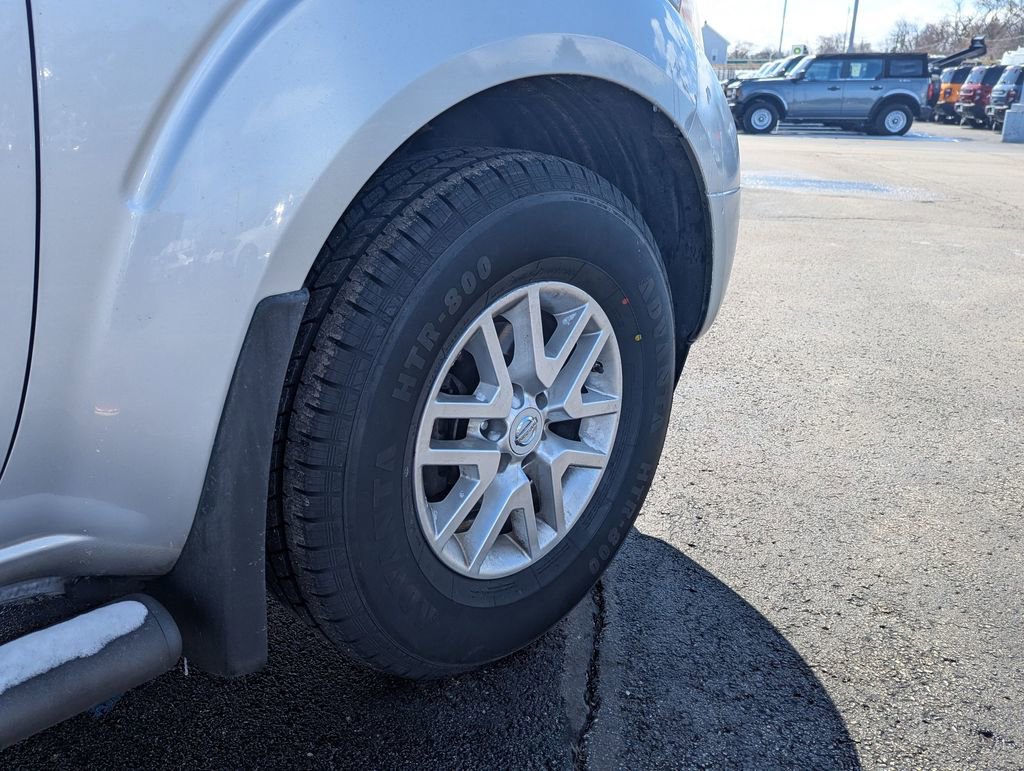 Used 2013 Nissan Frontier SV image 25