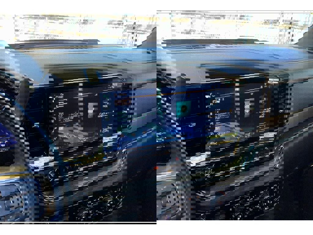 Used 2024 Chevrolet Silverado 2500 ZR2 w/ Technology Package image 7