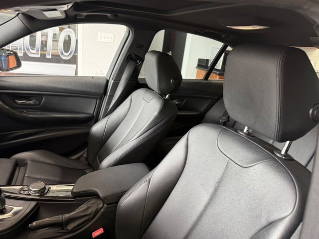 Used 2015 BMW 320i Sedan RWD image 7