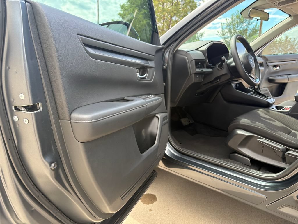 Used 2023 Honda CR-V LX image 7