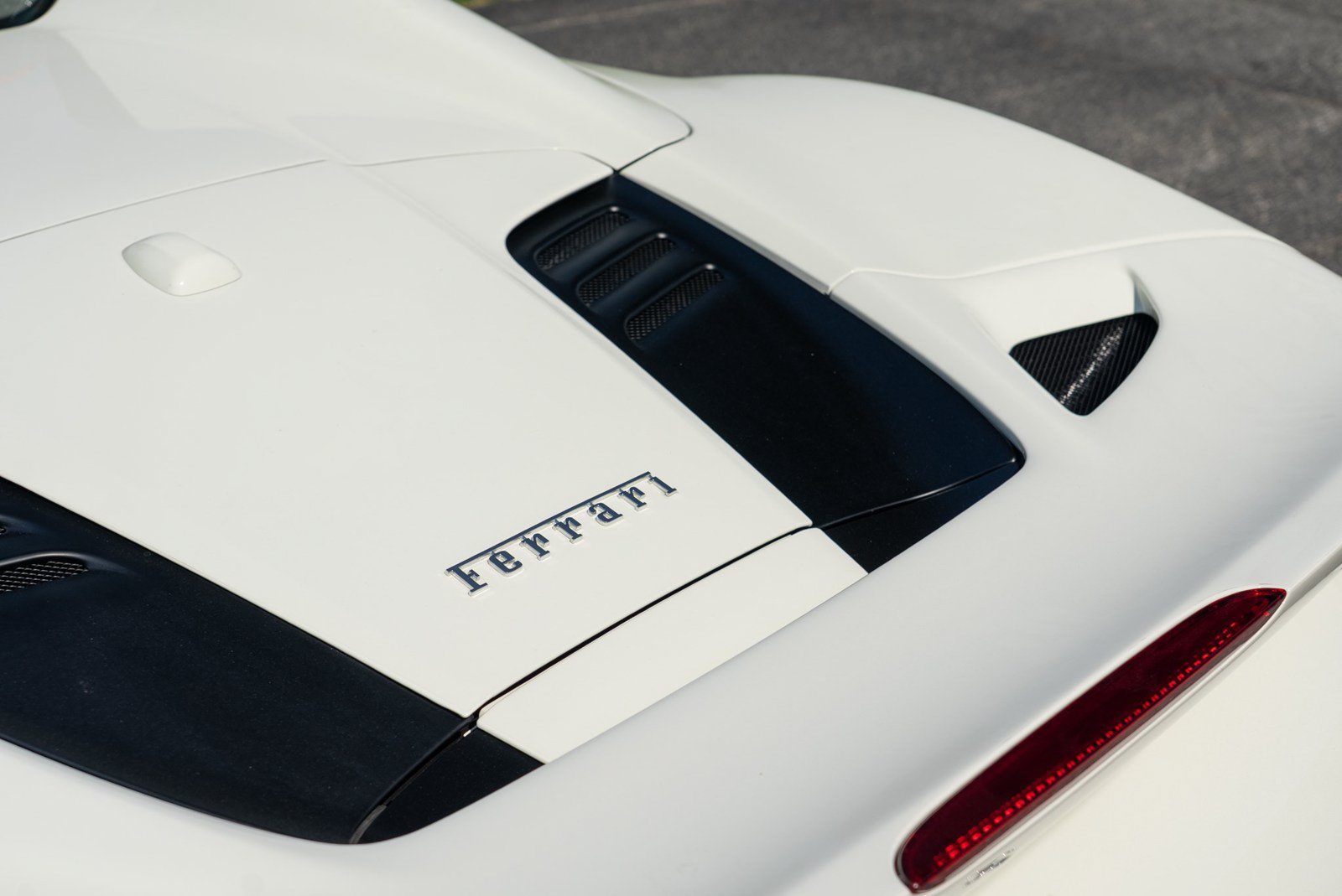 Used 2022 Ferrari F8 Tributo RWD image 12