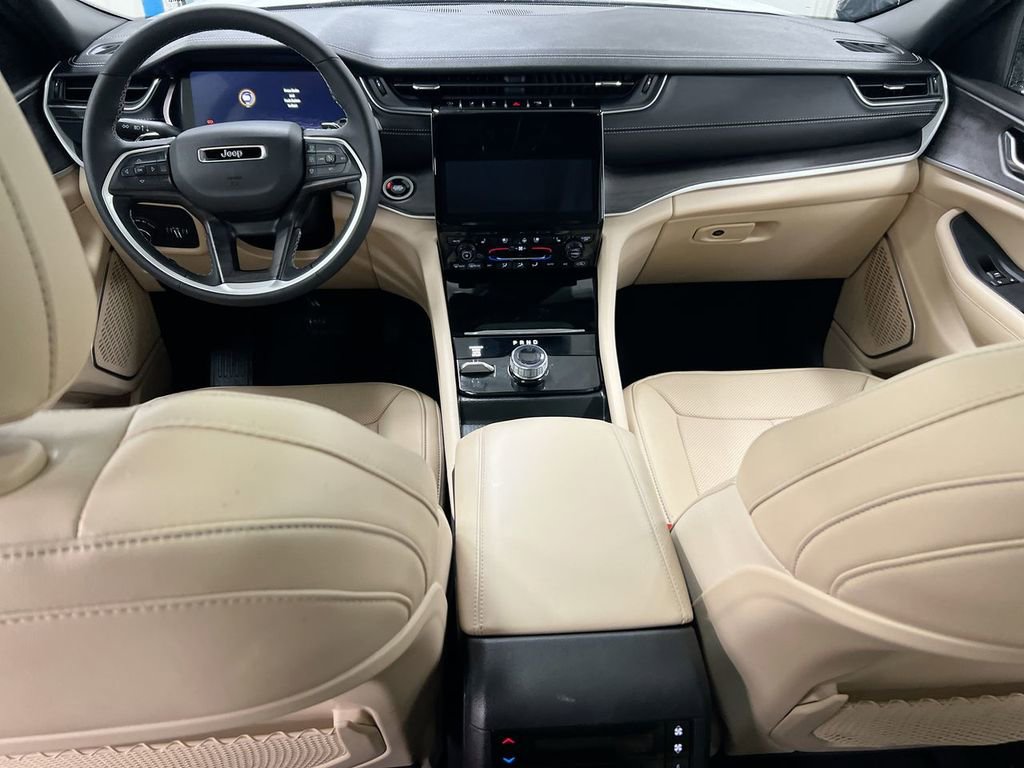 New 2025 Jeep Grand Cherokee L Limited w/ Luxury Tech Group II image 10