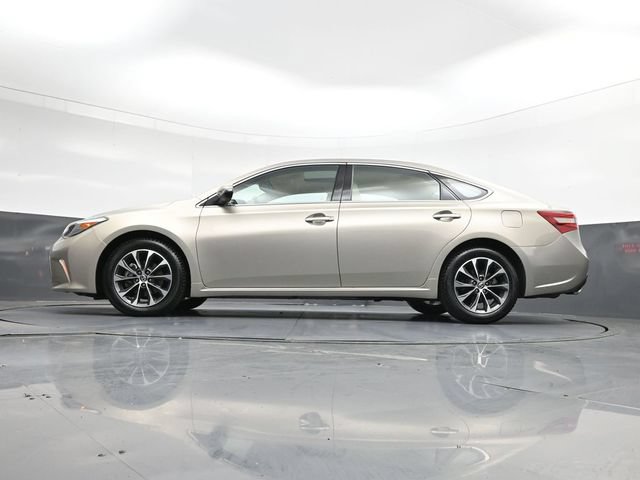 Used 2016 Toyota Avalon XLE Premium FWD image 35