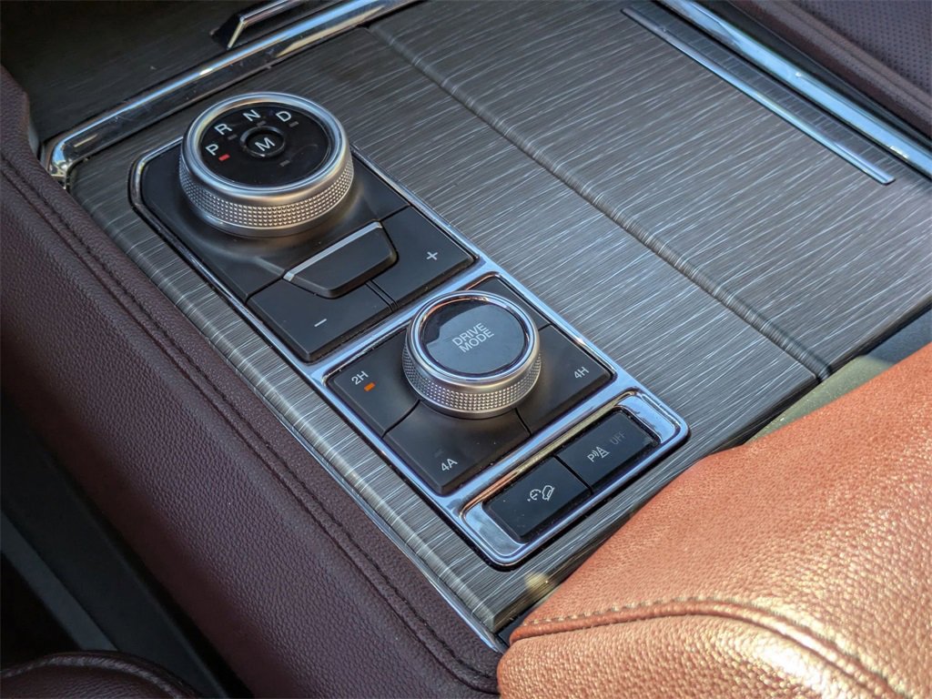 Used 2024 Ford Expedition Limited image 53