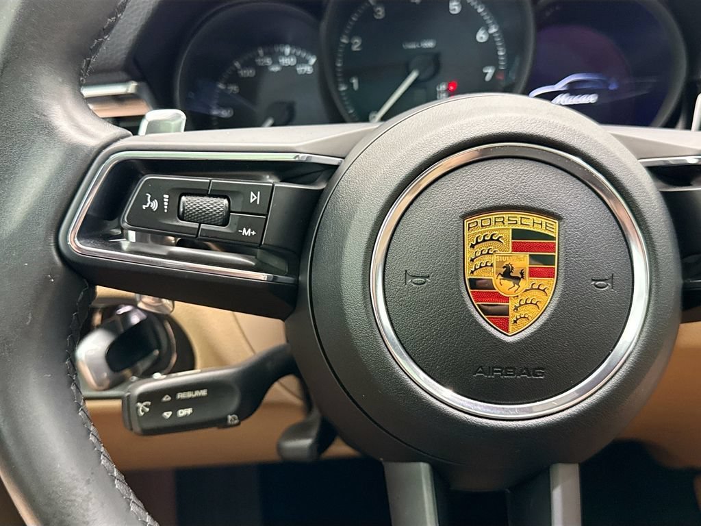 Used 2022 Porsche Macan AWD/4WD image 11