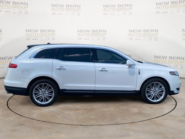 Used 2019 Lincoln MKT AWD image 6