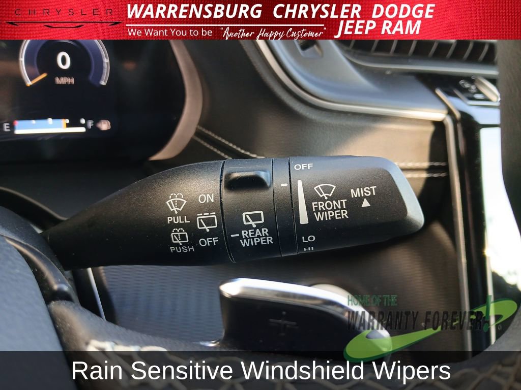 Used 2023 Jeep Grand Cherokee L Laredo image 25