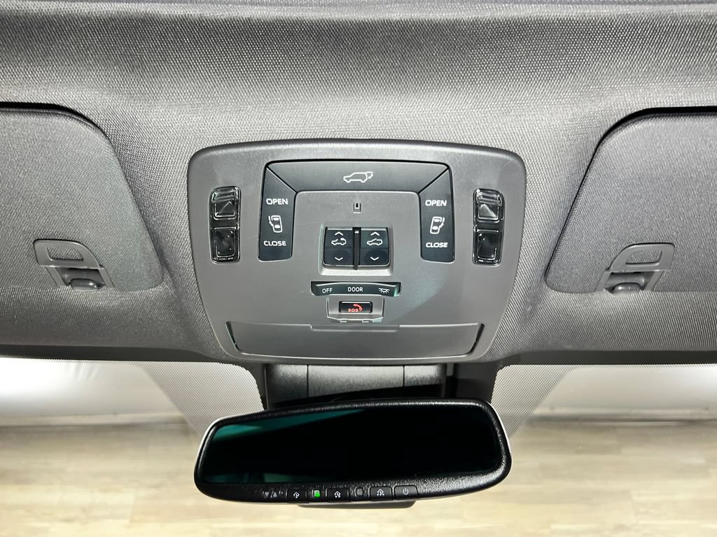 Used 2024 Toyota Sienna Platinum AWD/4WD image 29