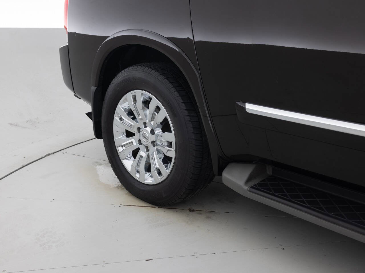 Used 2015 Nissan Armada Platinum image 21