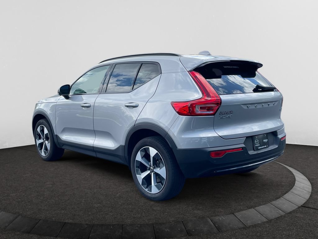 Used 2024 Volvo XC40 B5 Plus w/ Protection Package Premier AWD/4WD image 3