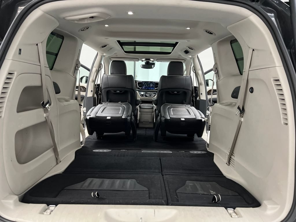Used 2024 Chrysler Pacifica Limited FWD image 54