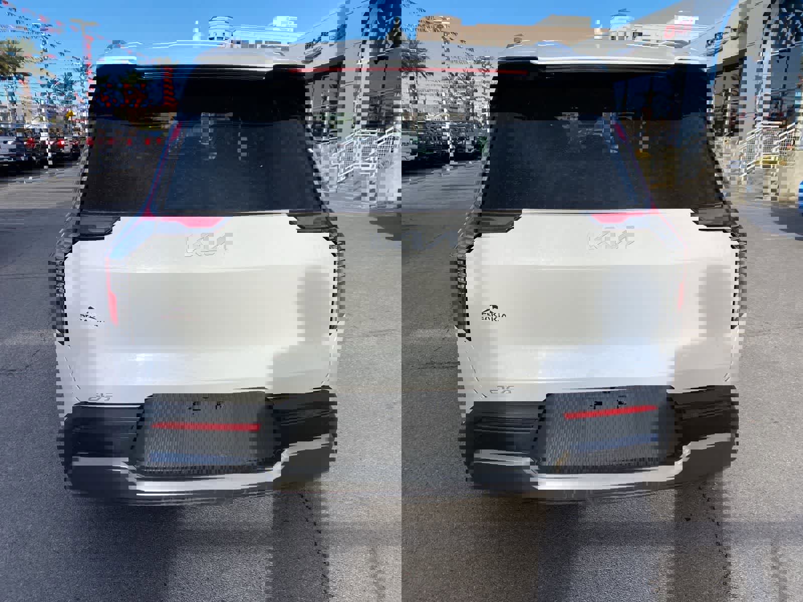 Used 2024 Kia EV9 Wind image 7