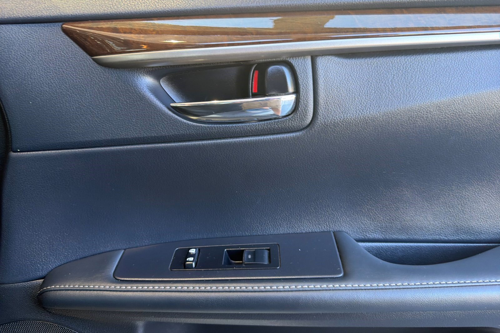 Used 2014 Lexus ES 350 w/ Premium Package FWD image 21