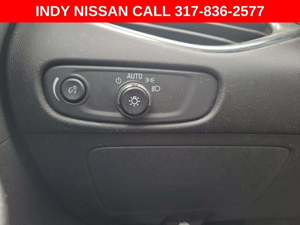 Used 2016 Chevrolet Malibu LT FWD image 18