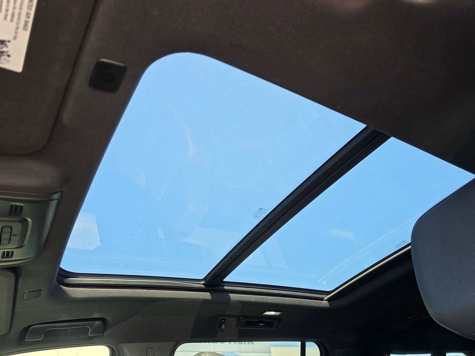 Used 2021 Chevrolet Suburban Z71 image 12