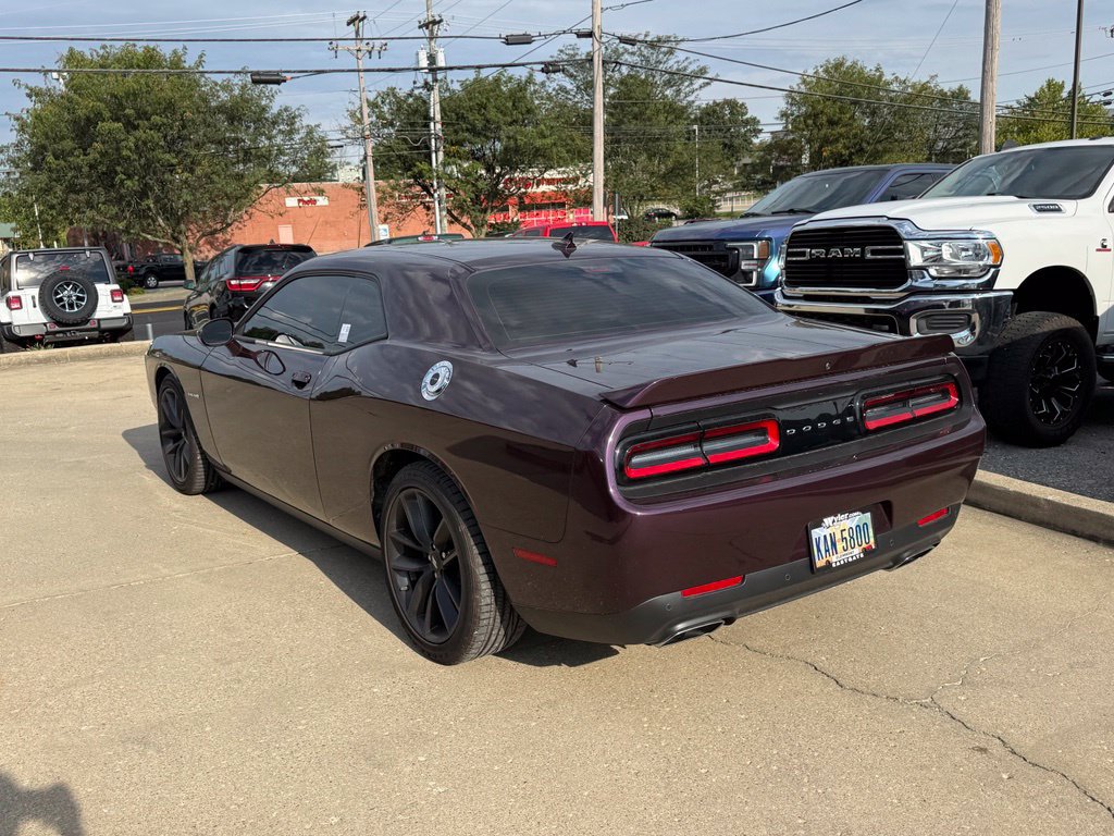 Used 2022 Dodge Challenger R/T w/ Performance Handling Group RWD image 8