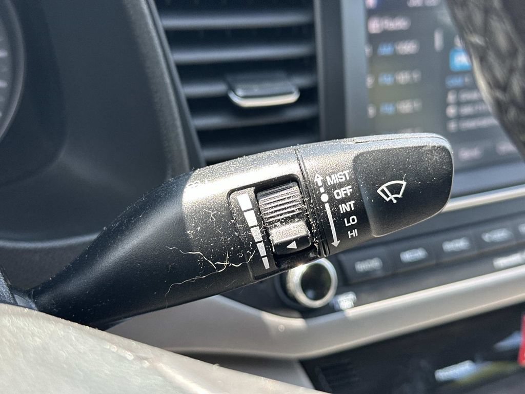 Used 2018 Hyundai Elantra Value Edition FWD image 24